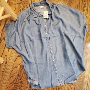 NWT, Chambray Short Sleeve Shirt